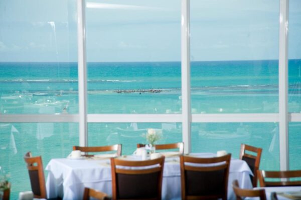 Vista panorâmica do restaurante do Hotel Brisa Praia