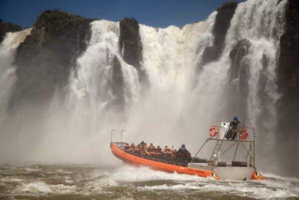Lancha Cataratas do Iguaçu do lado argentino