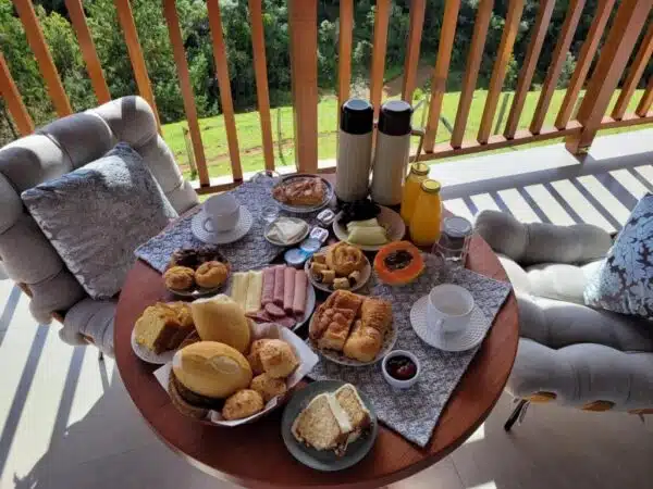 Café da manhã em Chalés Estrela da Mantiqueira